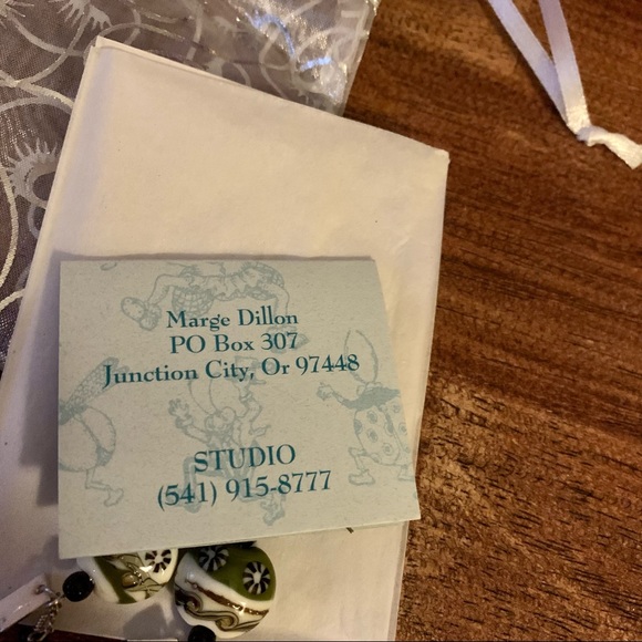 Hand made black and white earrings - Picture 5 of 5